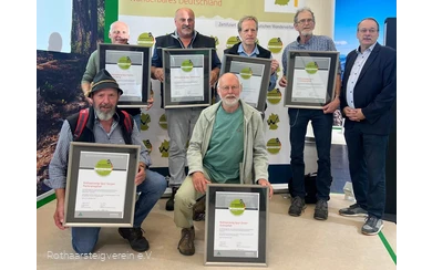 Urkundenverleihung Qualitätswege Wanderbares Deutschland auf dem Caravan Salon 2025