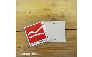 Rothaarsteig Wegezeichen mit Aluschild