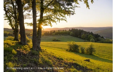 Sonnenuntergang auf dem Kornberg bei Dillenburg