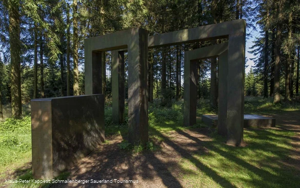 Skulptur "Kein leichtes Spiel" von Angar Nierhoff