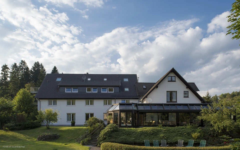 Außenansicht Hotel im Auerbachtal