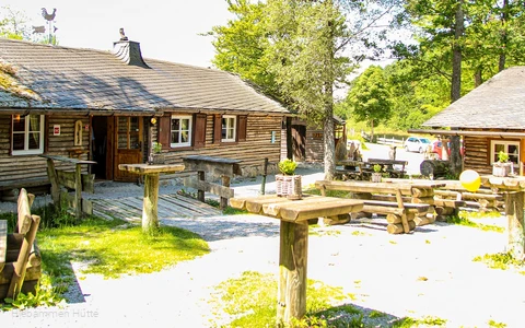 Außenansicht Hiebammen Hütte