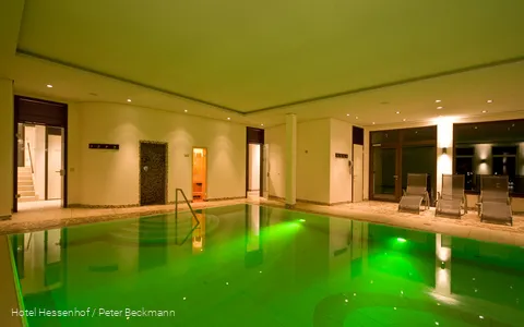 Poolbereich Hotel Hessenhof