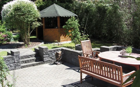 Garten und Terrasse Pension und Gästehaus zum Rothaarsteig