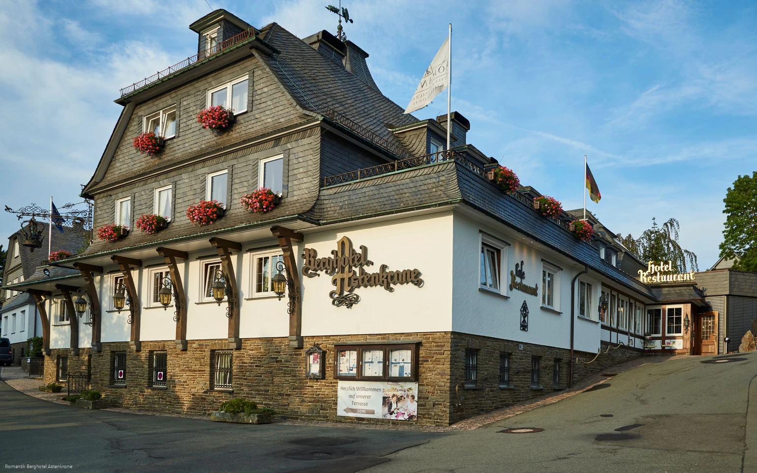 Außenansicht Romantik Berghotel Astenkrone