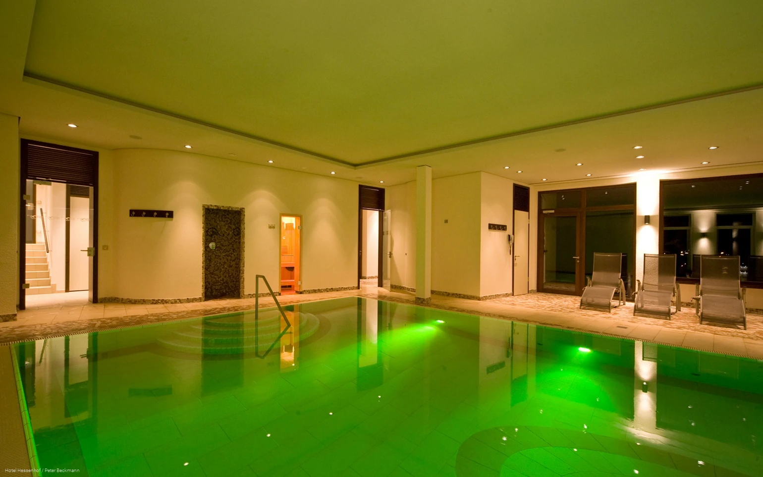 Poolbereich Hotel Hessenhof