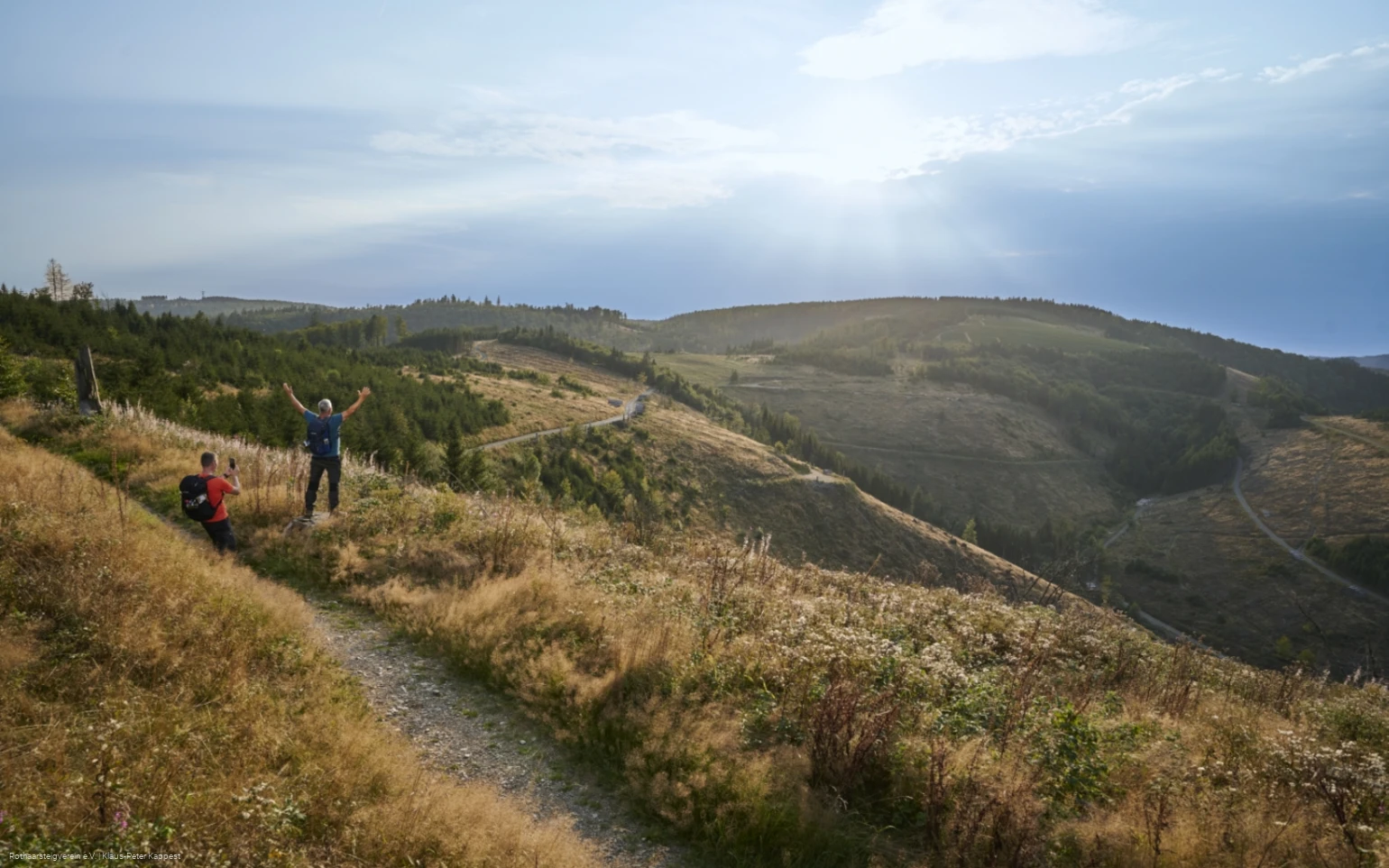 Wanderer im Höhenrausch am Rothaarsteig