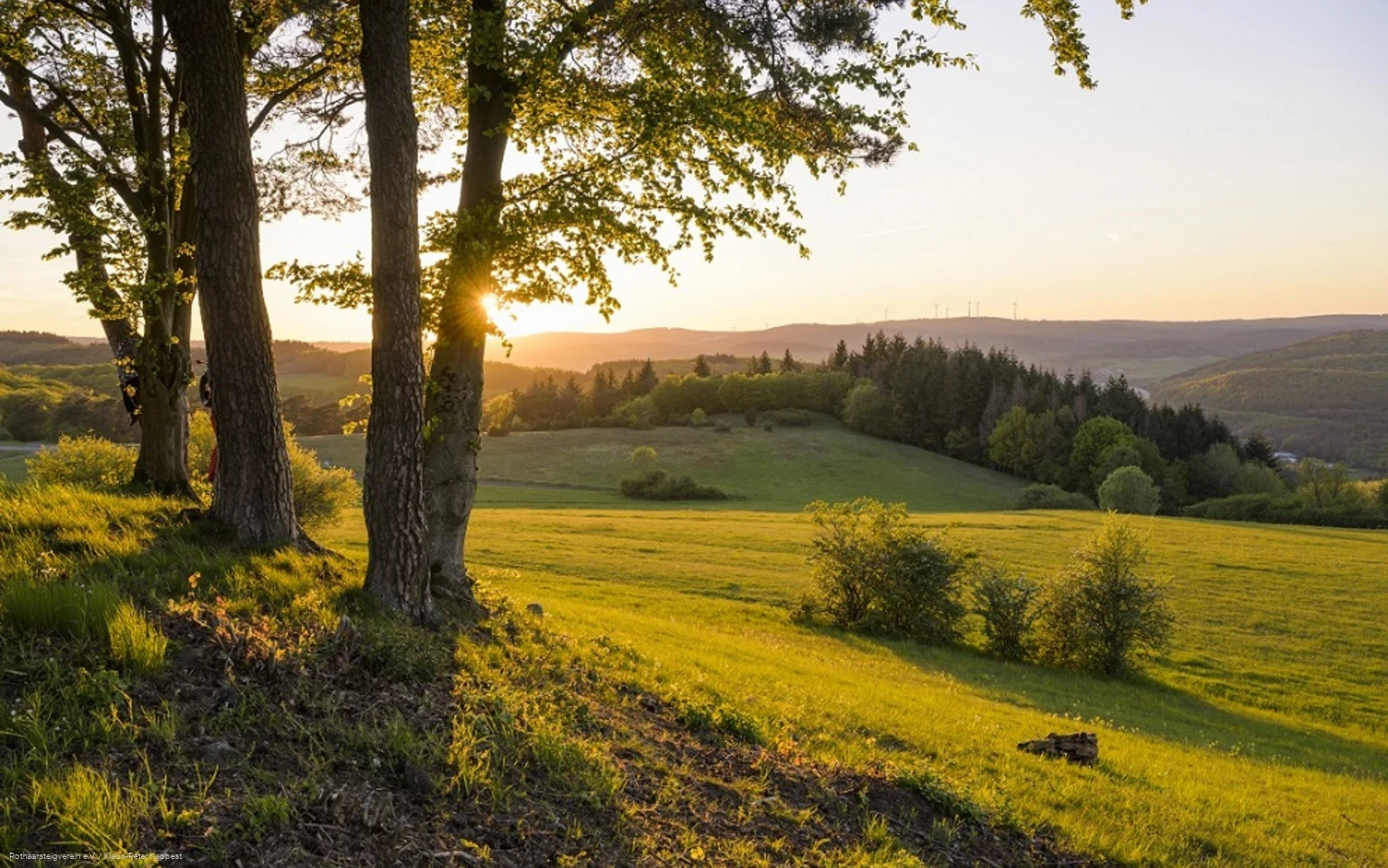 Sonnenuntergang auf dem Kornberg bei Dillenburg
