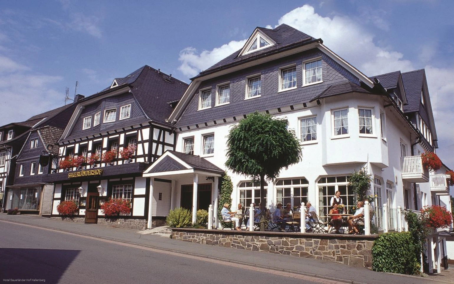 Außenansicht Hotel Sauerländer Hof Hallenberg