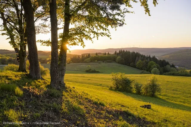 Sonnenuntergang auf dem Kornberg bei Dillenburg