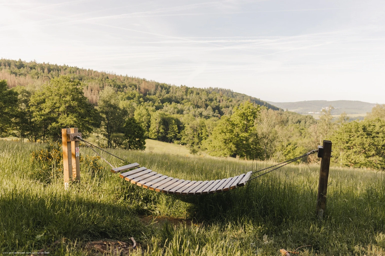 Holzhängematte am Rastplatz Westerwaldblick am Rothaarsteig