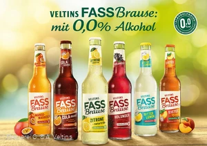 Sechs verschiedene Sorten Veltins Fassbrause auf einem Bild