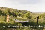 Holzhängematte am Rastplatz Westerwaldblick am Rothaarsteig