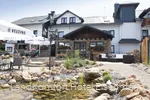 Terrasse und Eingangsbereich im LandKomfort Hotel Elsenmann