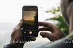 Fotografieren der Aussicht am Rothaarsteig mit dem Smartphone